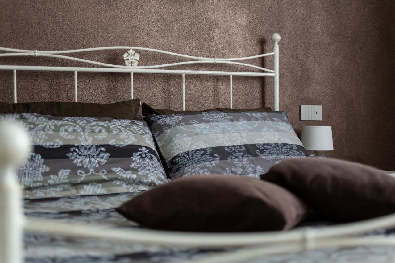 Elga'S Apartment - Your Charming Stay On Lake Orta Pettenasco Bagian luar foto